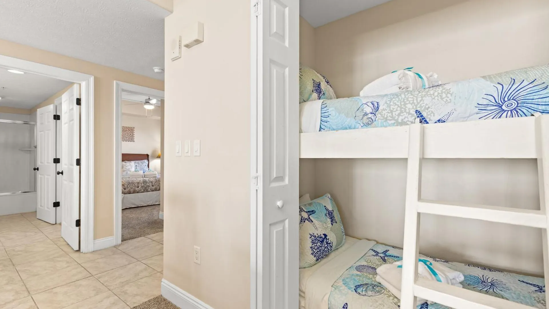 Holiday home Treasure Island Unit 2011: Sunset Sands, 2 Bed/2 Bath Retreat - Sleeps 8! Panama City Beach